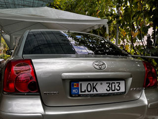 Toyota Avensis foto 4