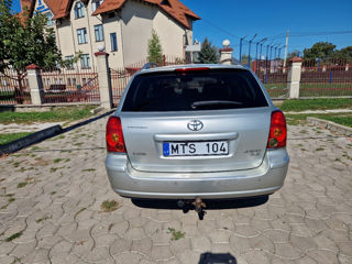 Toyota Avensis foto 7