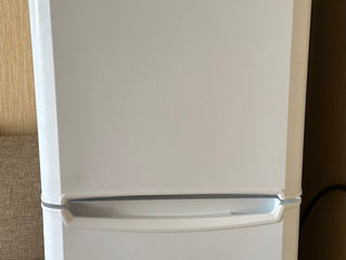 Frigider Indesit foto 2