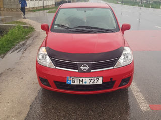 Nissan Versa foto 5