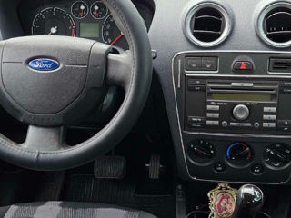 Ford Fusion foto 4