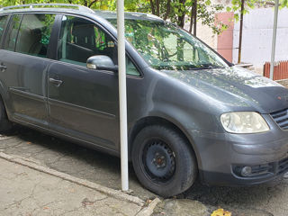 Volkswagen Touran foto 9