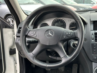 Mercedes C-Class foto 13