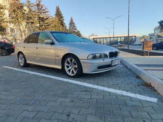 BMW 5 Series foto 3