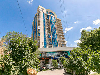 Apartament cu 3 camere, 140 m², Botanica, Chișinău