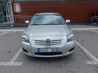 Toyota Avensis foto 3