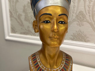 Statuia Nefertiti