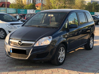 Opel Zafira foto 1