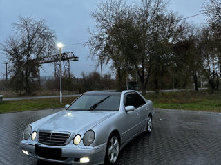 Mercedes E-Class foto 2