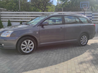 Toyota Avensis foto 5