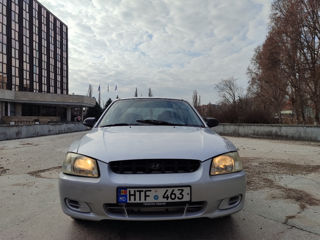 Hyundai Accent foto 3