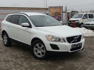 Volvo XC60 foto 1