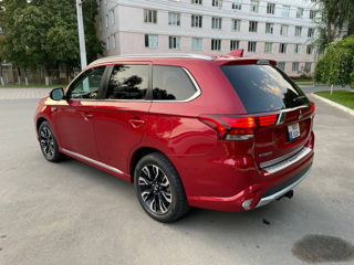 Mitsubishi Outlander foto 4