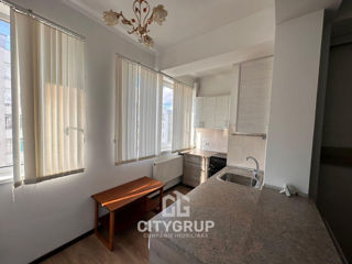 Apartament cu 2 camere, 90 m², Centru, Chișinău foto 2