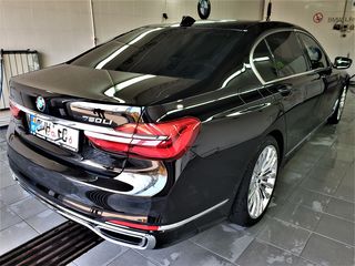 BMW 7 Series foto 3