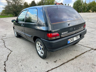 Renault Clio foto 5