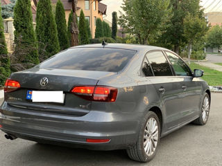 Volkswagen Jetta foto 7