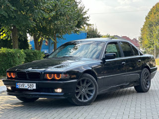 BMW 7 Series foto 1