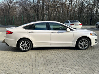 Ford Fusion foto 4