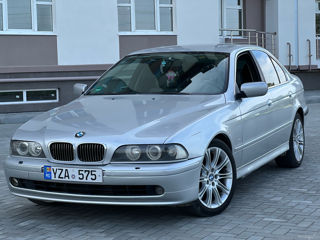 BMW 5 Series foto 1