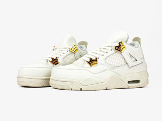 Nike Air Jordan 4 Retro Metallic Gold foto 3