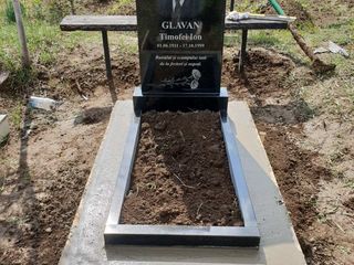 Monumente funerare din granit natural la preț avantajos! foto 7