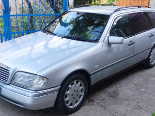 Mercedes C-Class foto 4