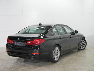 BMW 5 Series foto 4