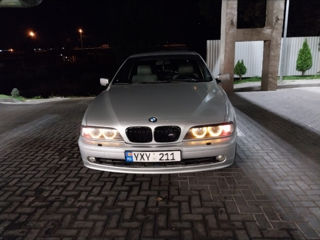 BMW 5 Series foto 10