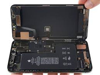 Schimbam displey iphone 11 900 lei foto 3