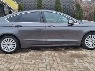 Ford Fusion foto 6