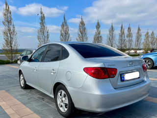 Hyundai Elantra foto 3