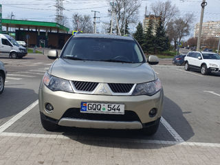 Mitsubishi Outlander foto 2