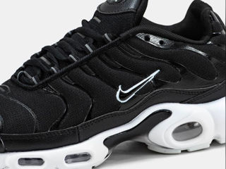 Продам nike air max tn plus black white foto 2