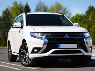 Mitsubishi Outlander foto 1