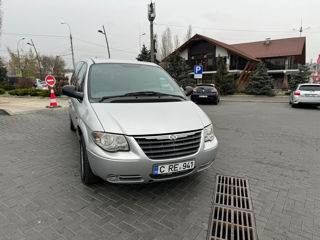 Chrysler Voyager foto 3