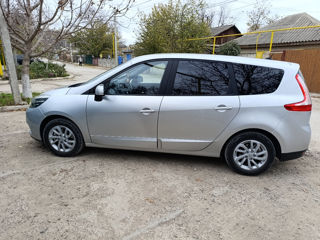 Renault Grand Scenic foto 2