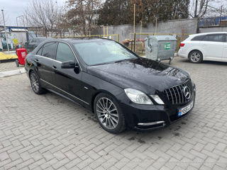 Mercedes E-Class foto 2