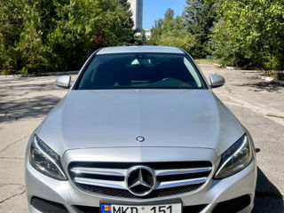 Mercedes C-Class foto 2