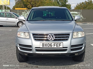 Volkswagen Touareg foto 1