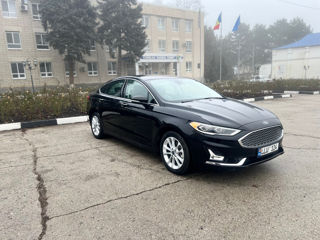 Ford Fusion foto 2