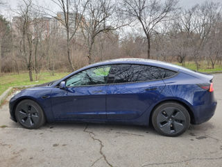 Tesla Model 3 foto 4