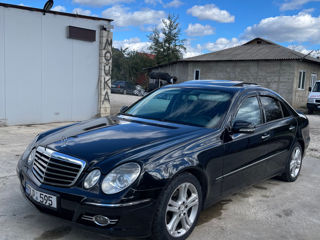 Mercedes E-Class foto 2