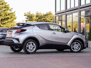 Toyota C-HR foto 2