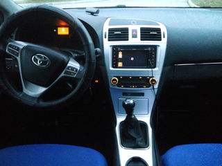 Toyota Avensis foto 5