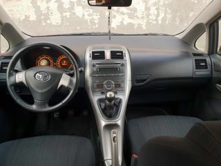 Toyota Auris foto 2