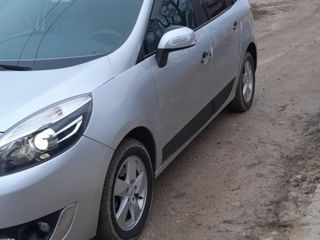 Renault Grand Scenic foto 3