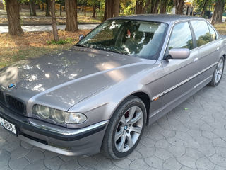 BMW 7 Series foto 1