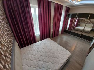 Apartament cu 2 camere, 80 m², Buiucani, Chișinău foto 3