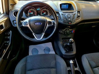 Ford Fiesta foto 9